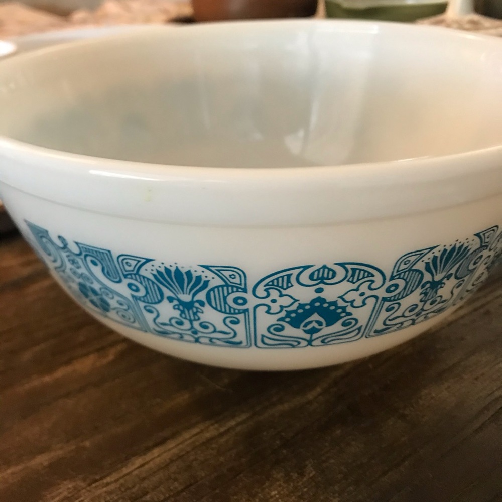 Vintage Pyrex Bowl